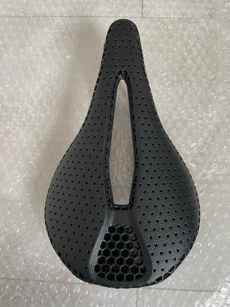 RYTE カーボンサドル　中古美品