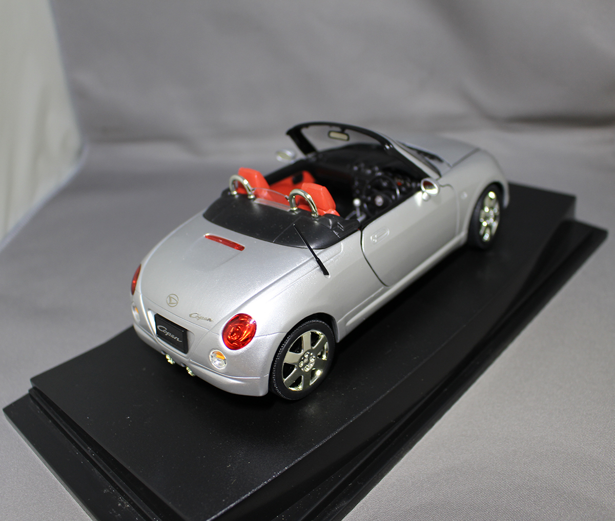 ミニカー 1/18 L880K ダイハツコペン (シルバー・レザー ミニカー 1/18 L880K ダイハツコペン (シルバー・レザー