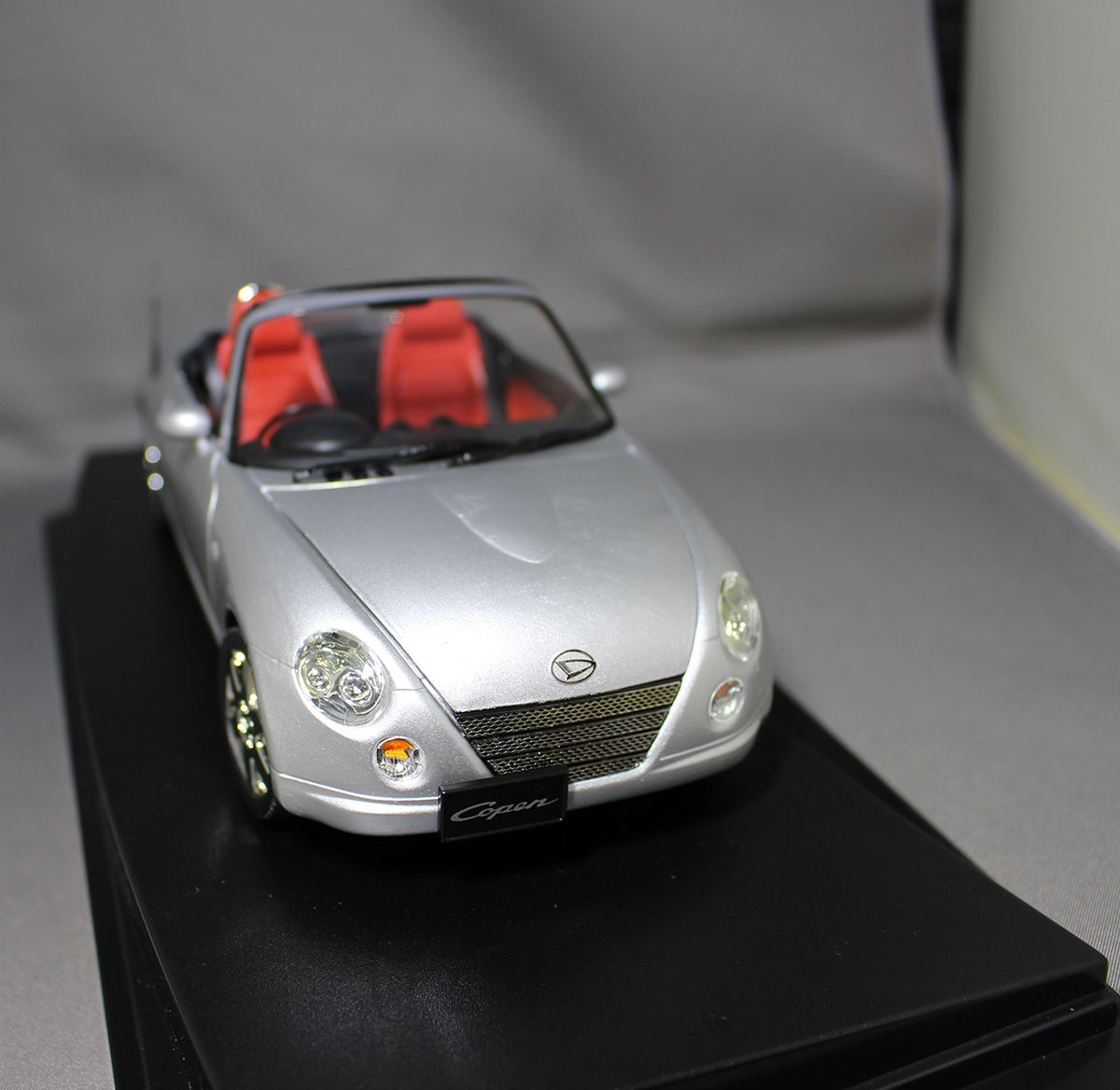 ミニカー 1/18 L880K ダイハツコペン (シルバー・レザー ミニカー 1/18 L880K ダイハツコペン (シルバー・レザー