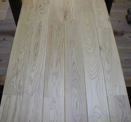 フローリング材 オーク ナラ 正統派の無垢フローリング UV塗装品 とても綺麗なAグレード 15×90×1820mm(10枚入り 約１畳分)税込価格