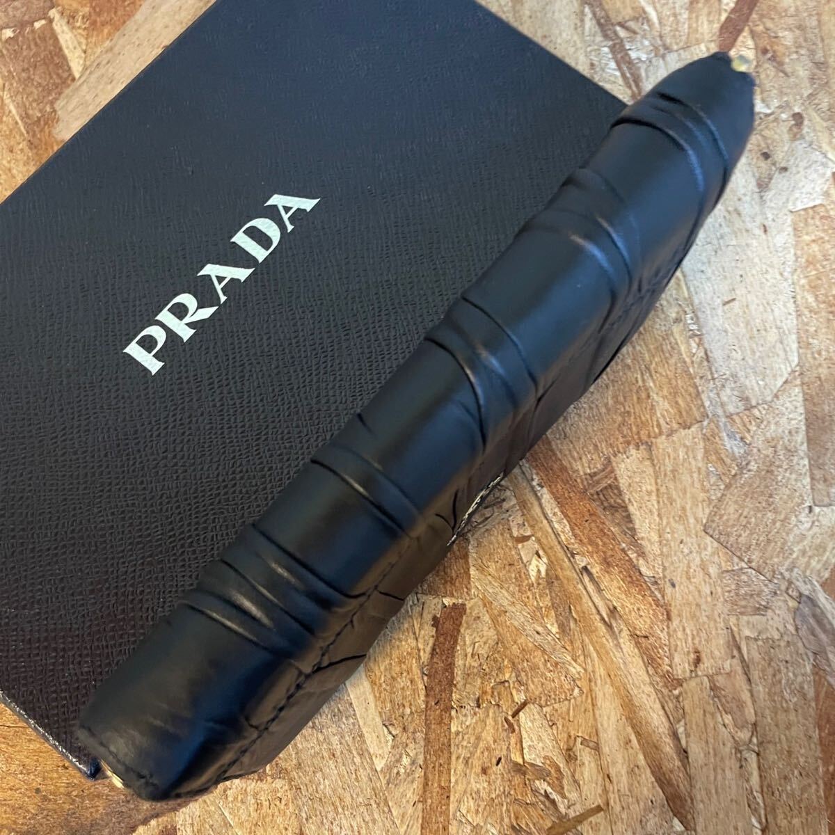 1円 極美品 PRADA プラダ 長財布 ラウンドファスナー レザー 1円 極美品 PRADA プラダ 長財布 ラウンドファスナー レザー