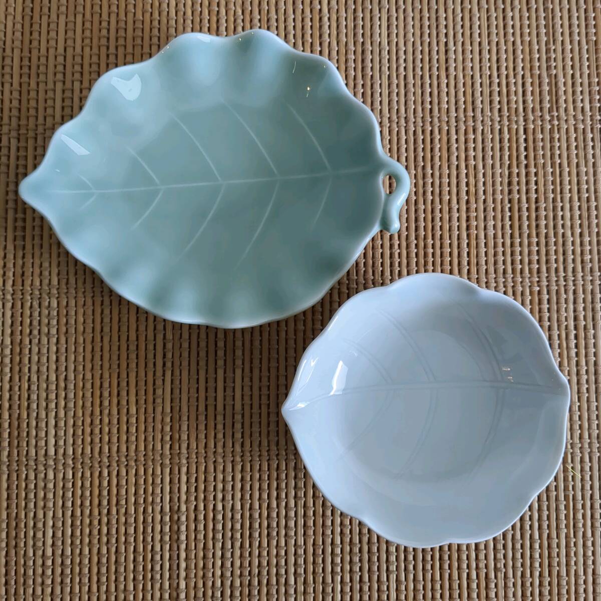 wasabi a074 鍋島焼/たち吉 青磁葉型皿2種4枚セット(幅16 wasabi a074 鍋島焼/たち吉 青磁葉型皿2種4枚セット(幅16
