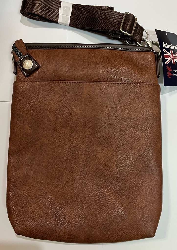 【新品・特価】アドミラル Admiral レザー コンパクトショルダーバッグ 01-06_画像2