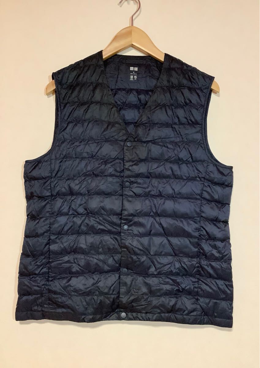 さ1530 UNIQLO ユニクロ ライトダウン ダウンベスト ノーカラー Vネック M ネイビー 軽量ダウン コンパクトダウン インナーダウン