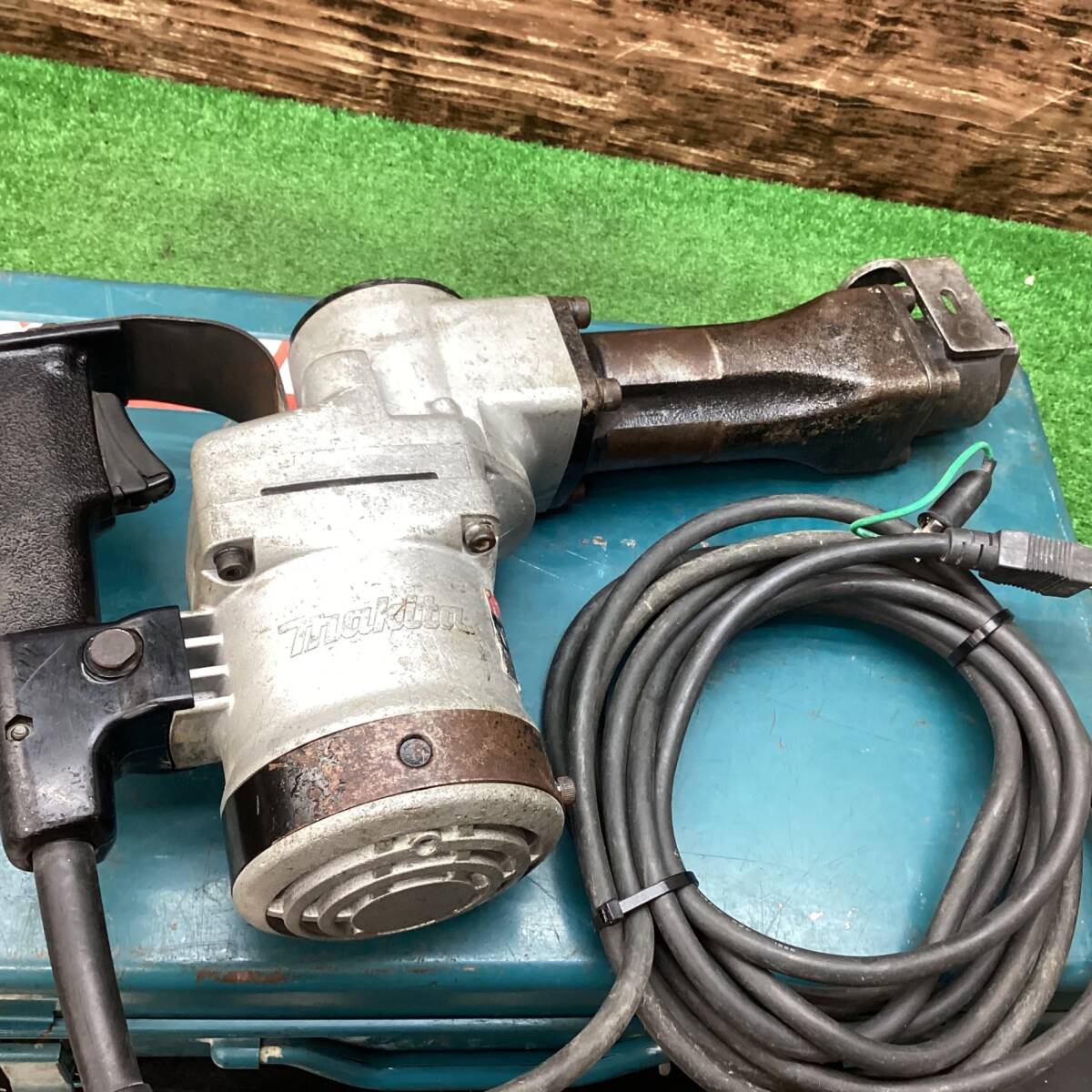 5718円 18go【中古品】マキタ(makita) 電動ハンマ HM1201 打撃数 5718円 18go【中古品】マキタ(makita) 電動ハンマ HM1201 打撃数