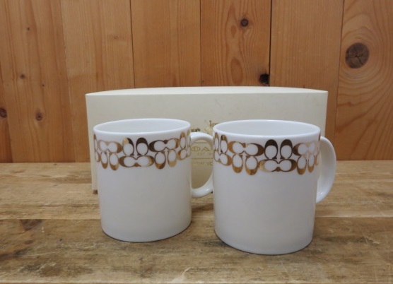 即決・売り切り・COACH マグカップ・2客セット ペア・白×ゴールド・コーチ_画像1