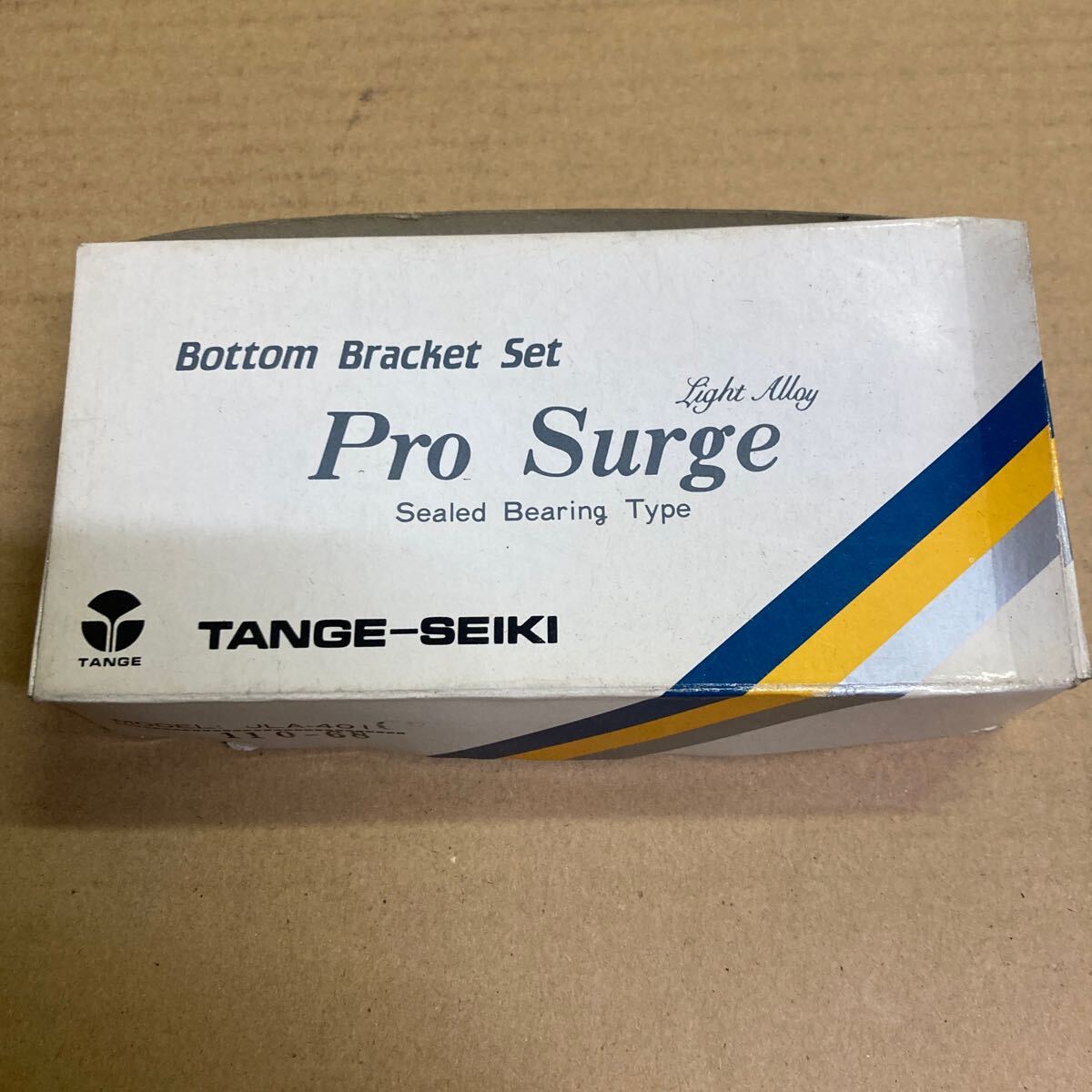 新品未使用品　TANGE PRO SURGE BB 軽量　アルミ　カップ&コーン　ロードバイク　ランドナー　ピスト　MTB