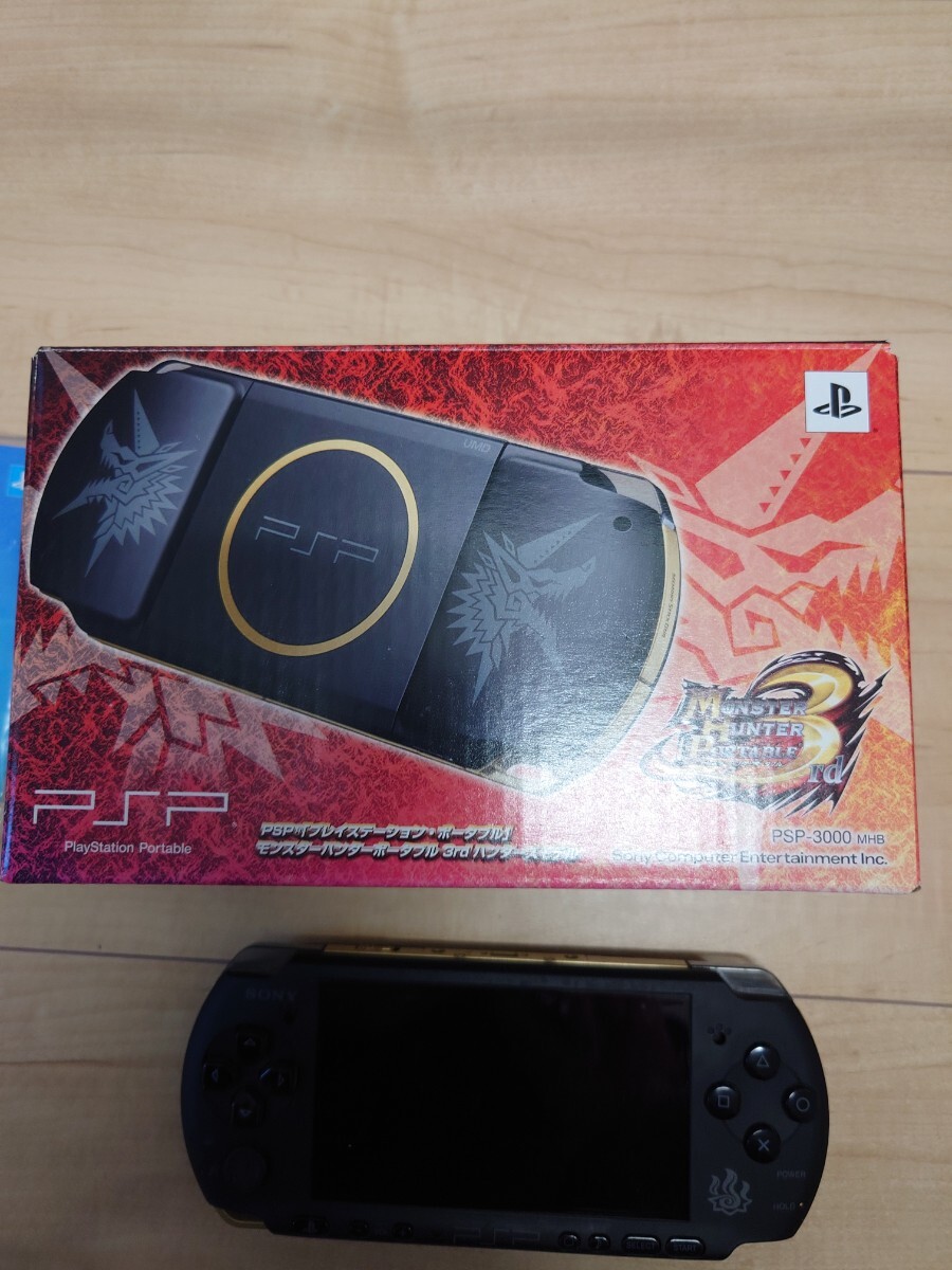 中古品 PSP-3000 プレイステーションポータブル モンハンモデル 中古品 PSP-3000 プレイステーションポータブル モンハンモデル