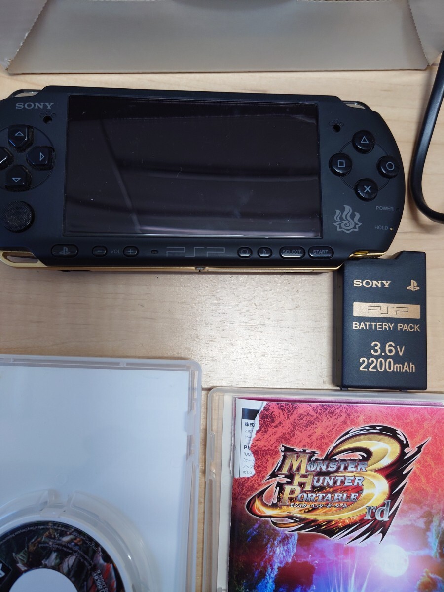 中古品 PSP-3000 プレイステーションポータブル モンハンモデル 中古品 PSP-3000 プレイステーションポータブル モンハンモデル