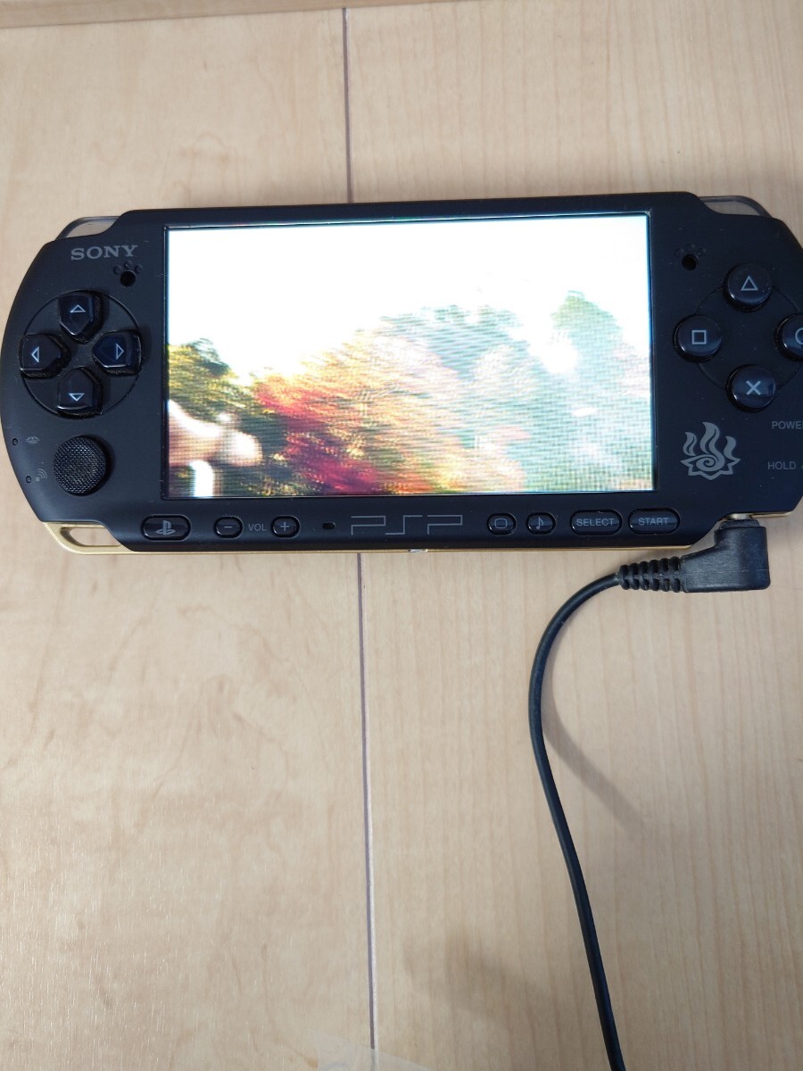 中古品 PSP-3000 プレイステーションポータブル モンハンモデル 中古品 PSP-3000 プレイステーションポータブル モンハンモデル