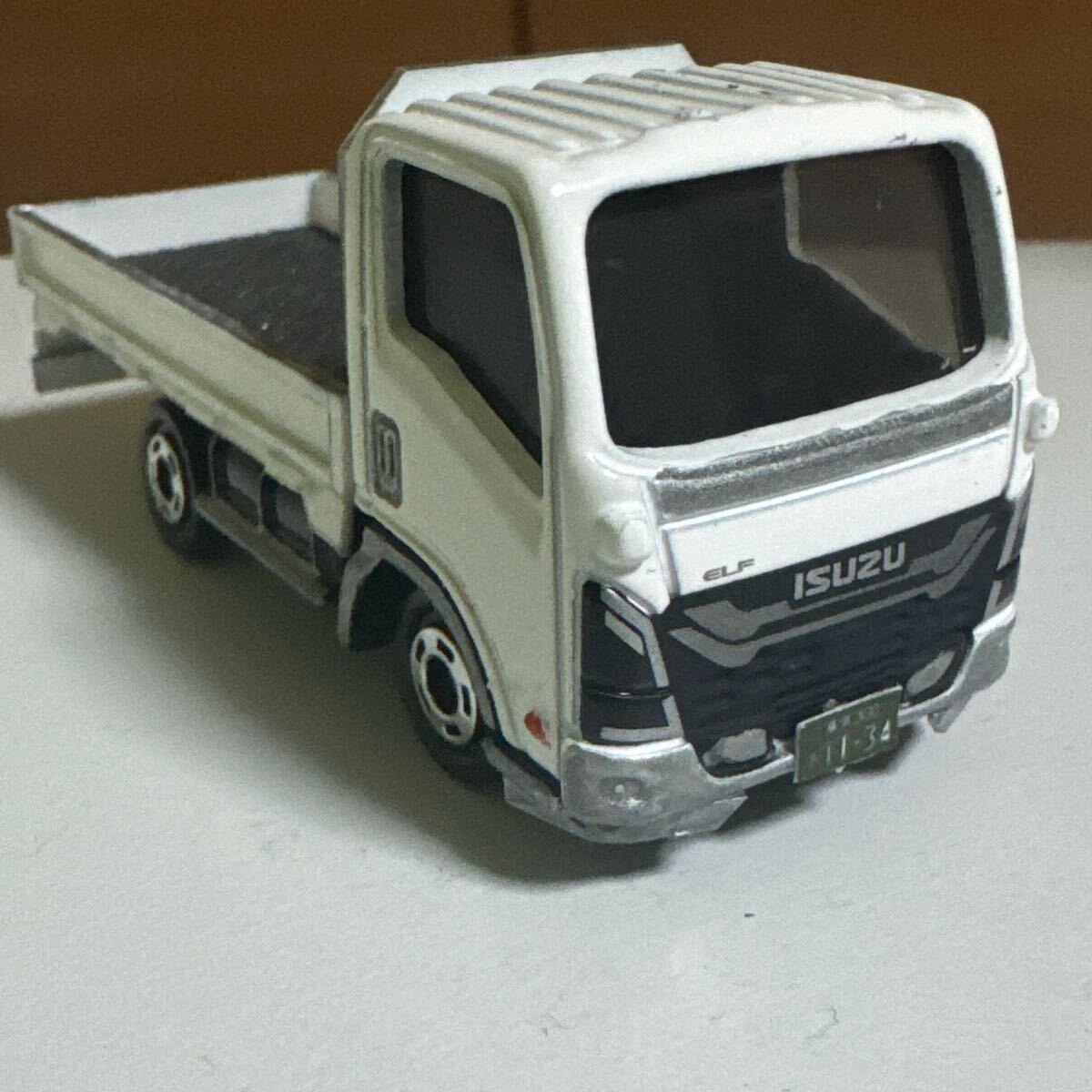 トミカ いすゞ エルフ 改造 デコトラ カスタム 低床車(商用車 トミカ いすゞ エルフ 改造 デコトラ カスタム 低床車(商用車