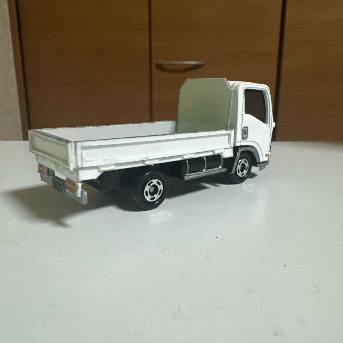 トミカ いすゞ エルフ 改造 デコトラ カスタム 低床車(商用車 トミカ いすゞ エルフ 改造 デコトラ カスタム 低床車(商用車