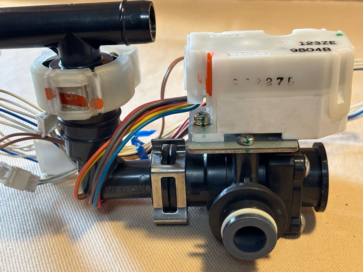 56 【ジャンク 未確認】 三菱 SRT-HPT46W4 ヒートポンプ給湯機 56 【ジャンク 未確認】 三菱 SRT-HPT46W4 ヒートポンプ給湯機