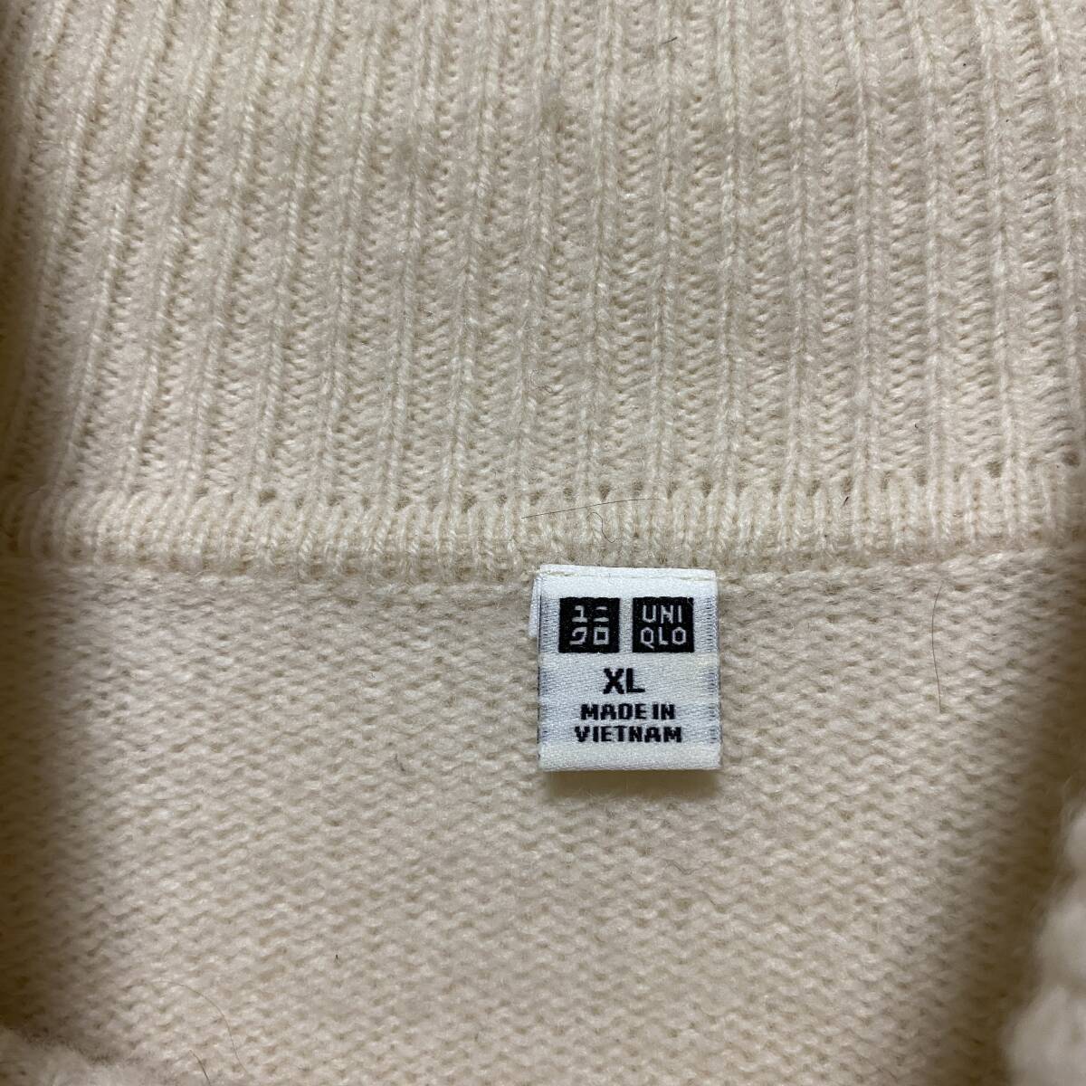 UNIQLO ユニクロ プレミアムラムタートルネックセーター ニット UNIQLO ユニクロ プレミアムラムタートルネックセーター ニット