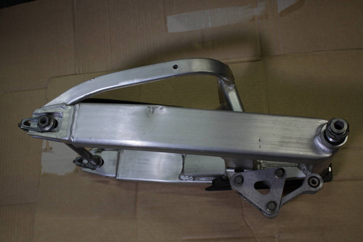 CBR900RR　SC33　純正スイングアーム中古品。