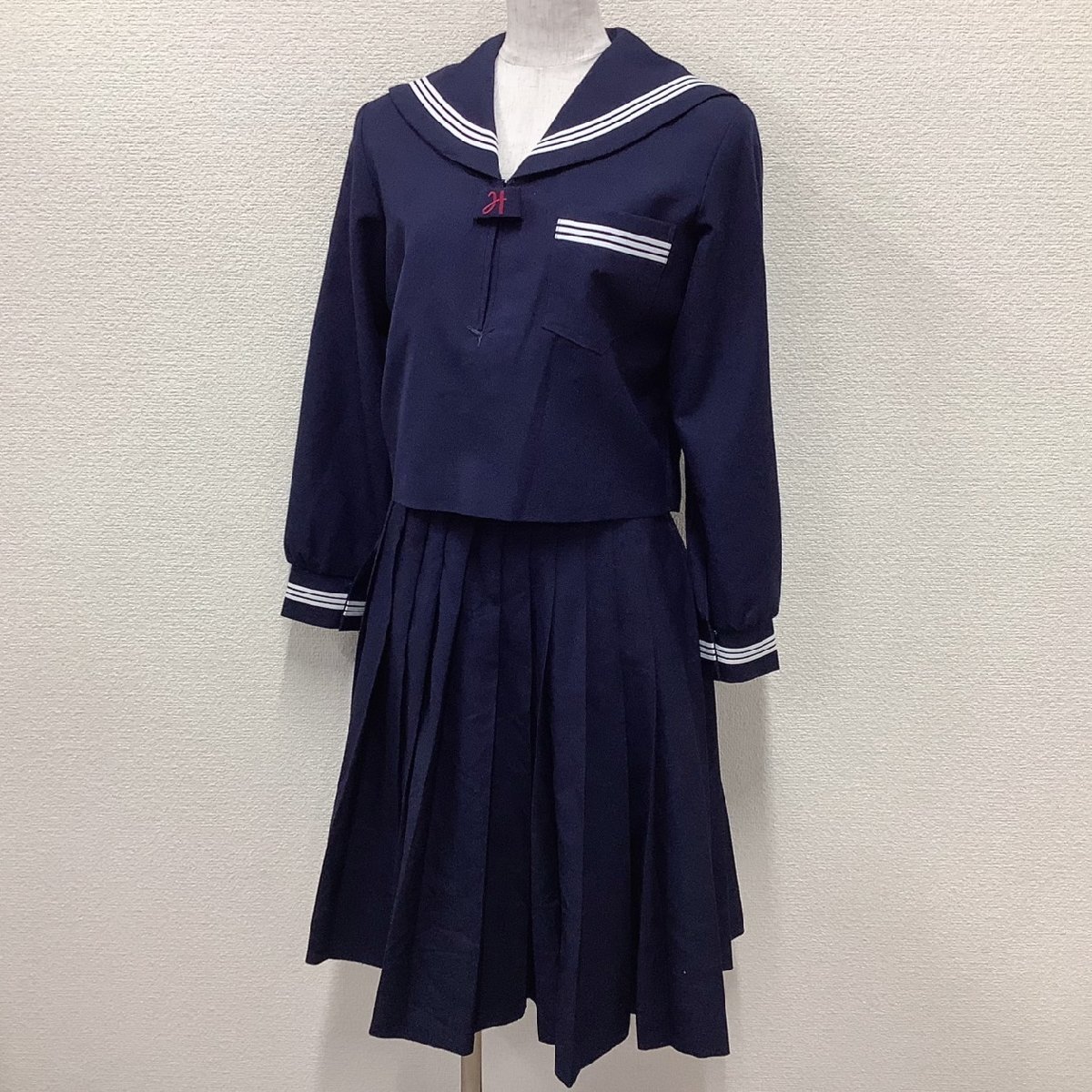 I1125/Y(中古)兵庫県 浜の宮中学校 女子制服2点 /冬セーラー:S～M程度/冬スカート:W61~67程度/28本/加古川松原屋/紺/高校/女子生徒/学生服