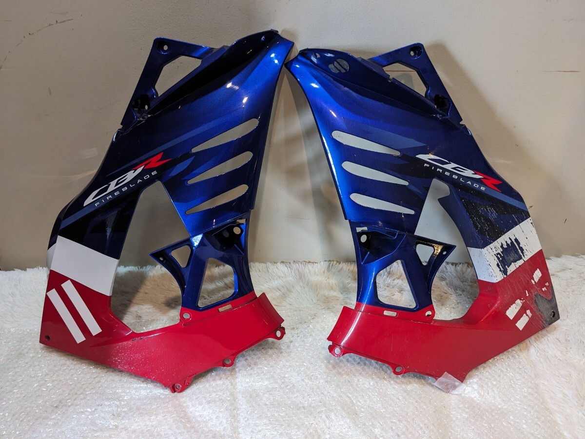 HONDA　CBR1000RR-R 純正サイドカウル2