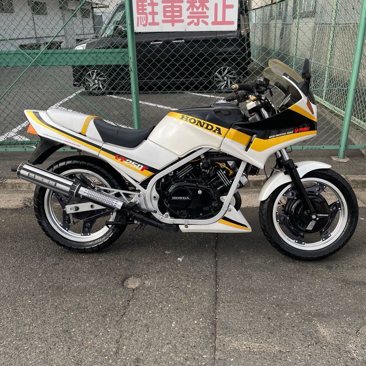 ホンダ VT250 MC08 モリワキフォーサイトマフラー 1985年特別 ホンダ VT250 MC08 モリワキフォーサイトマフラー 1985年特別