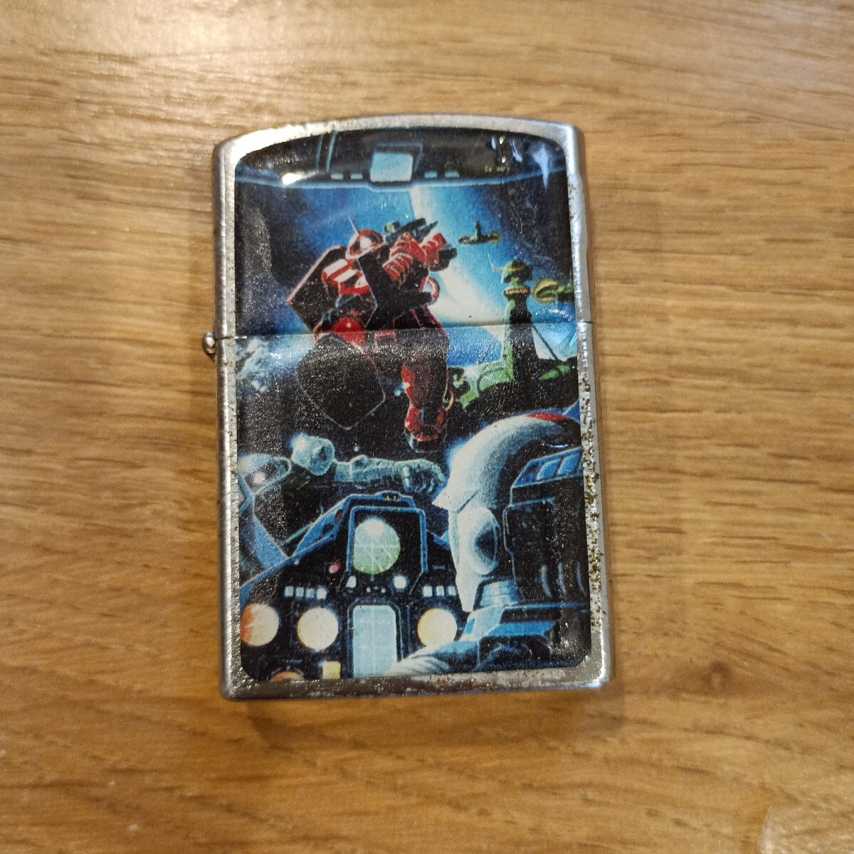 機動戦士ガンダム　ザクのオイルライターです。