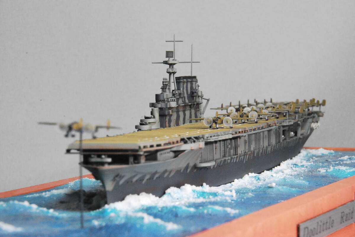 タミヤ1/700 ホーネット「ドーリットル空襲」洋上ジオラマ　完成品