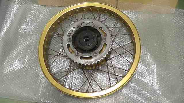 CBX250RS-Z　MC02-1022xxx　の　リアホイール *1736300684　中古