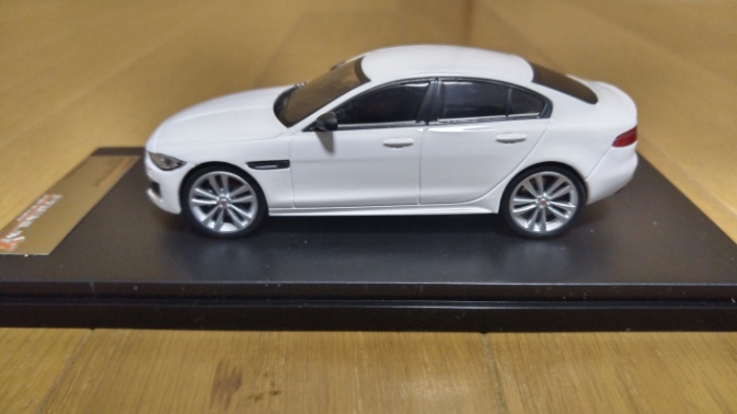 即決 ジャガー XE R-SPORT 2015 ホワイト 白 JAGUAR 1/43 カラー 即決 ジャガー XE R-SPORT 2015 ホワイト 白 JAGUAR 1/43 カラー