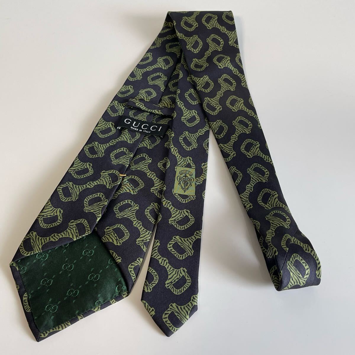 グッチ（GUCCI）黒紺緑ホースビット柄ネクタイ
