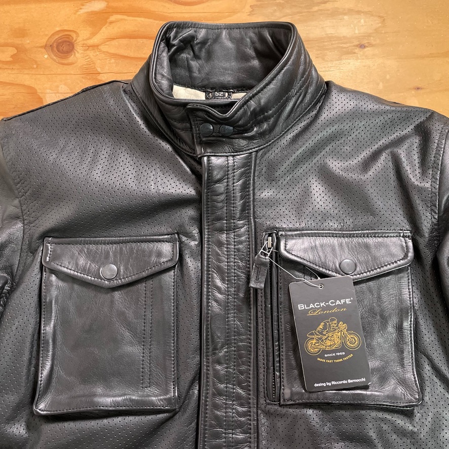  не использовался *BLACK CAFE LONDON черный Cafe London перфорирование кожаный жакет черный /52(XL соответствует ) Single Rider's 