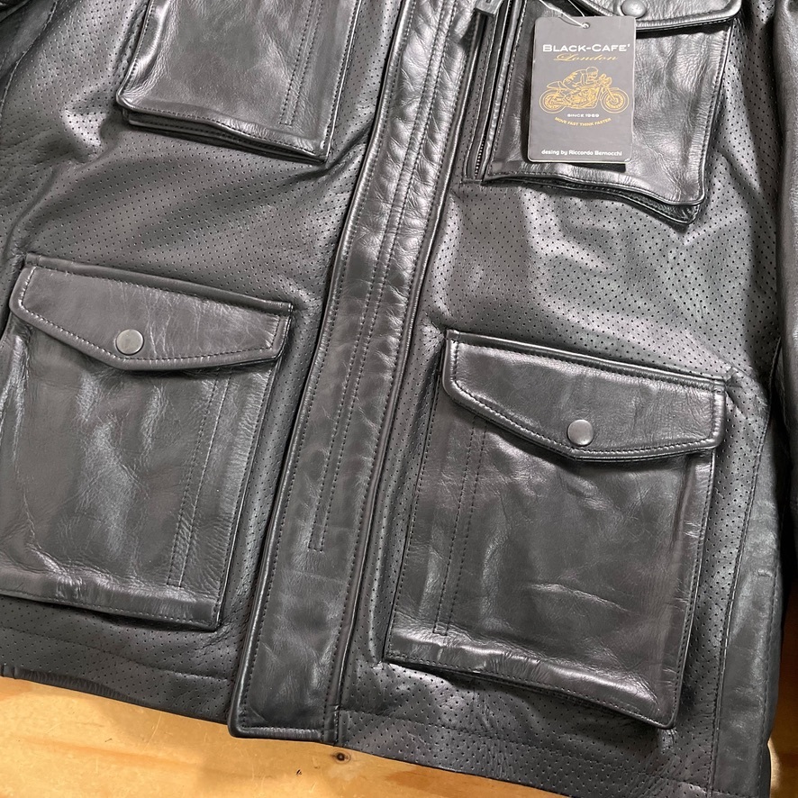  не использовался *BLACK CAFE LONDON черный Cafe London перфорирование кожаный жакет черный /52(XL соответствует ) Single Rider's 
