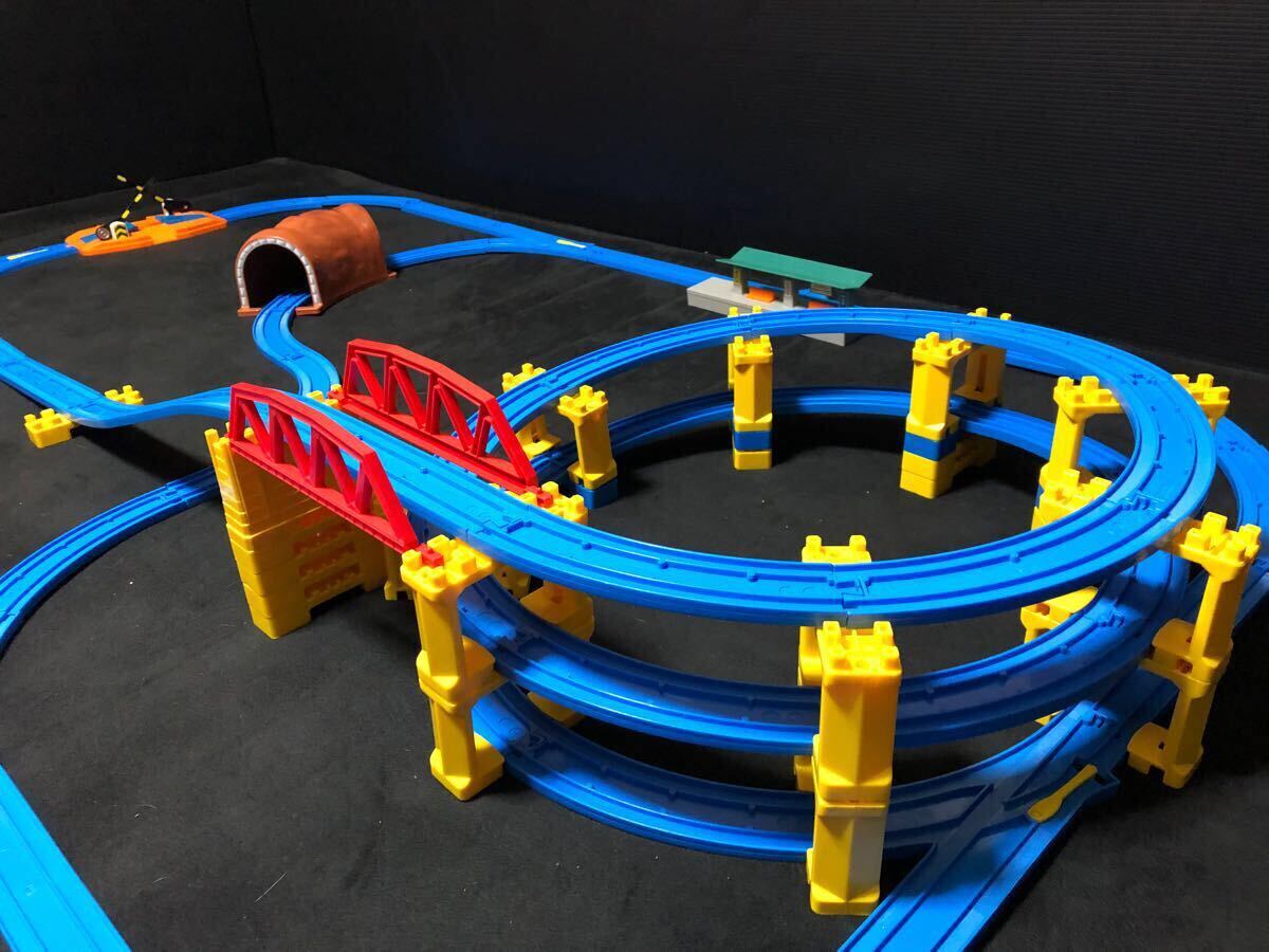入荷now 口コミ 3段ループ レイアウト 同梱不可 大量 プラレール 操車場 駅 橋 レール部品