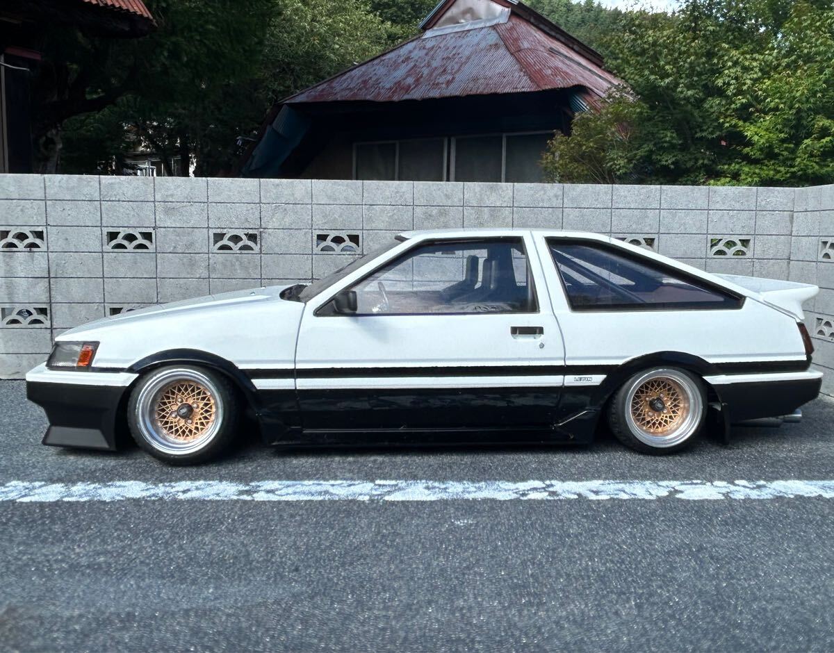 アオシマ プラモデル トヨタ ae86 レビン 完成品 頭文字d ドリ車 アオシマ プラモデル トヨタ ae86 レビン 完成品 頭文字d ドリ車