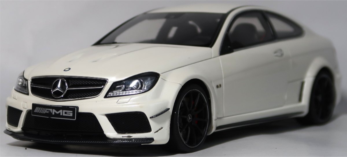 AMG C63 AMG Coupe Black series, 1000台限定,ディーラー特注, 1/18, 中古, 破損あり