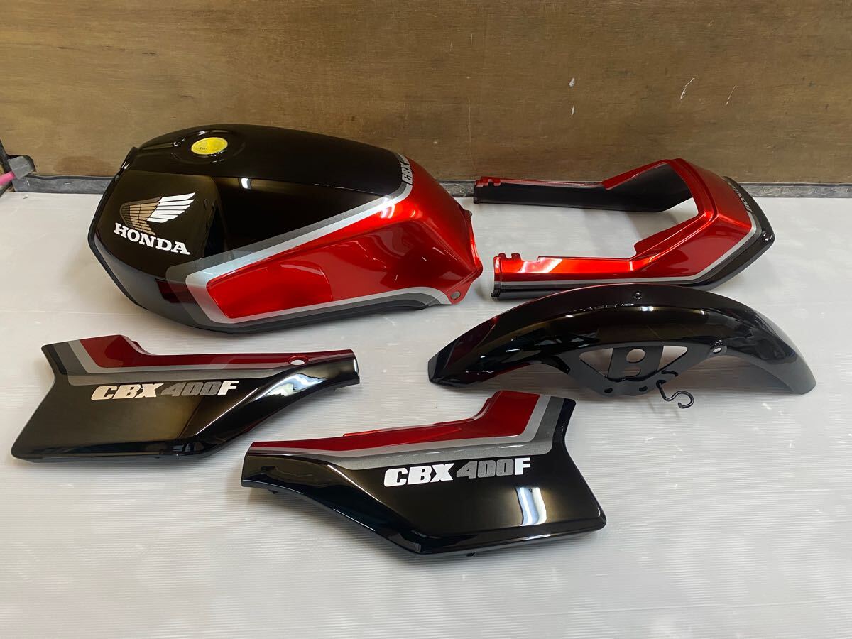 未使用 CBX400F 2型 黒赤 純正 外装セット タンク CBR ビート 未使用 CBX400F 2型 黒赤 純正 外装セット タンク CBR ビート