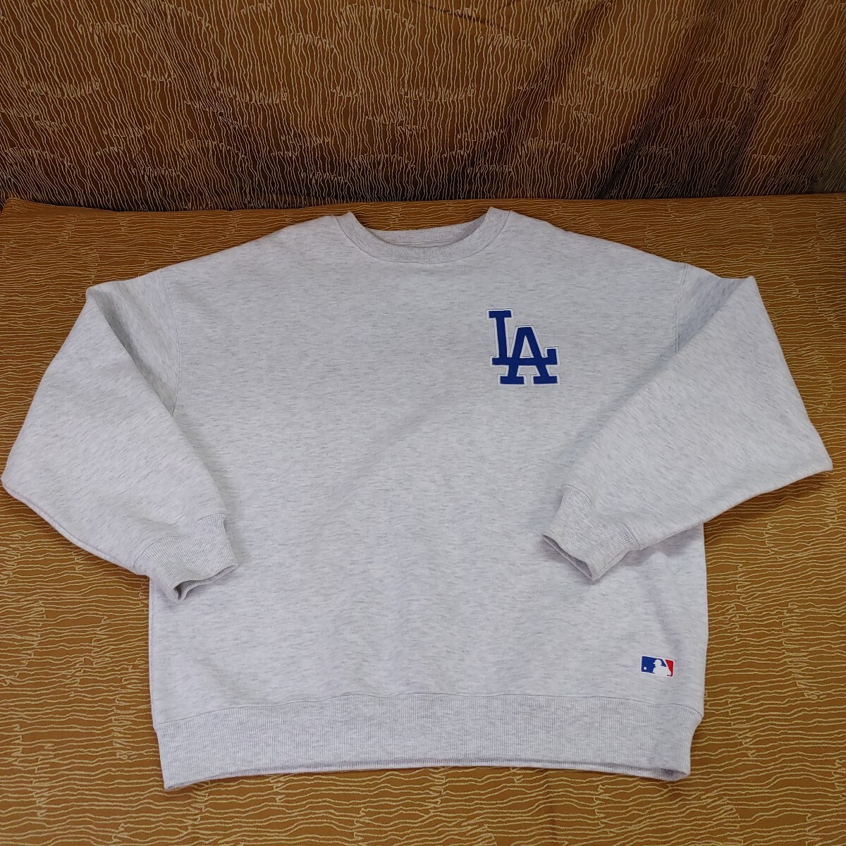 【ドジャース トレーナー Lサイズ】中古品 グレー ロサンゼルス 裏起毛 スウェット 刺繍ロゴ メジャーリーグ【B8-2③】0113