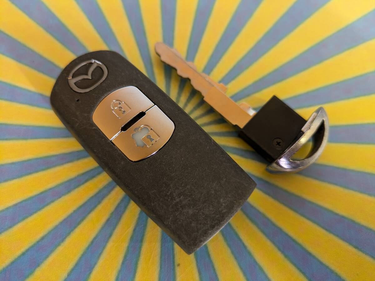 *C5233 Mazda оригинальный "умный" ключ дистанционный ключ 2 кнопка 007YUUL0635 DK5AW CX-3. использование трещина есть единый по всей стране стоимость доставки 430 иен ~