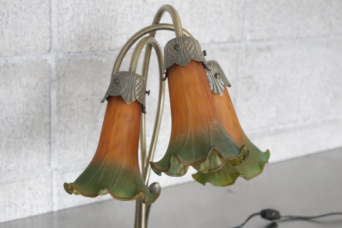 アールヌーボー 三灯 リリーランプ - 照明器具 アールヌーボー 三灯 リリーランプ - 照明器具