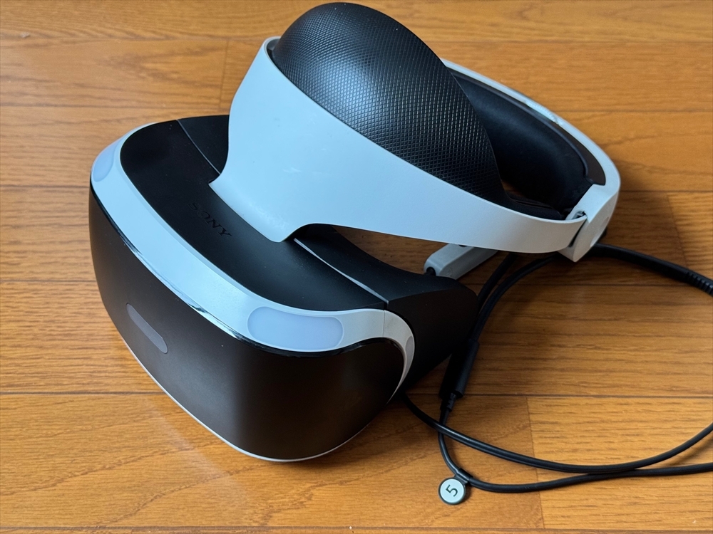 ★☆PSVR 良品　中古　動作品 元箱、緩衝材等全て付属 PS4 PS5 にて動作確認 PSVR2ではありません VRゴーグル☆★