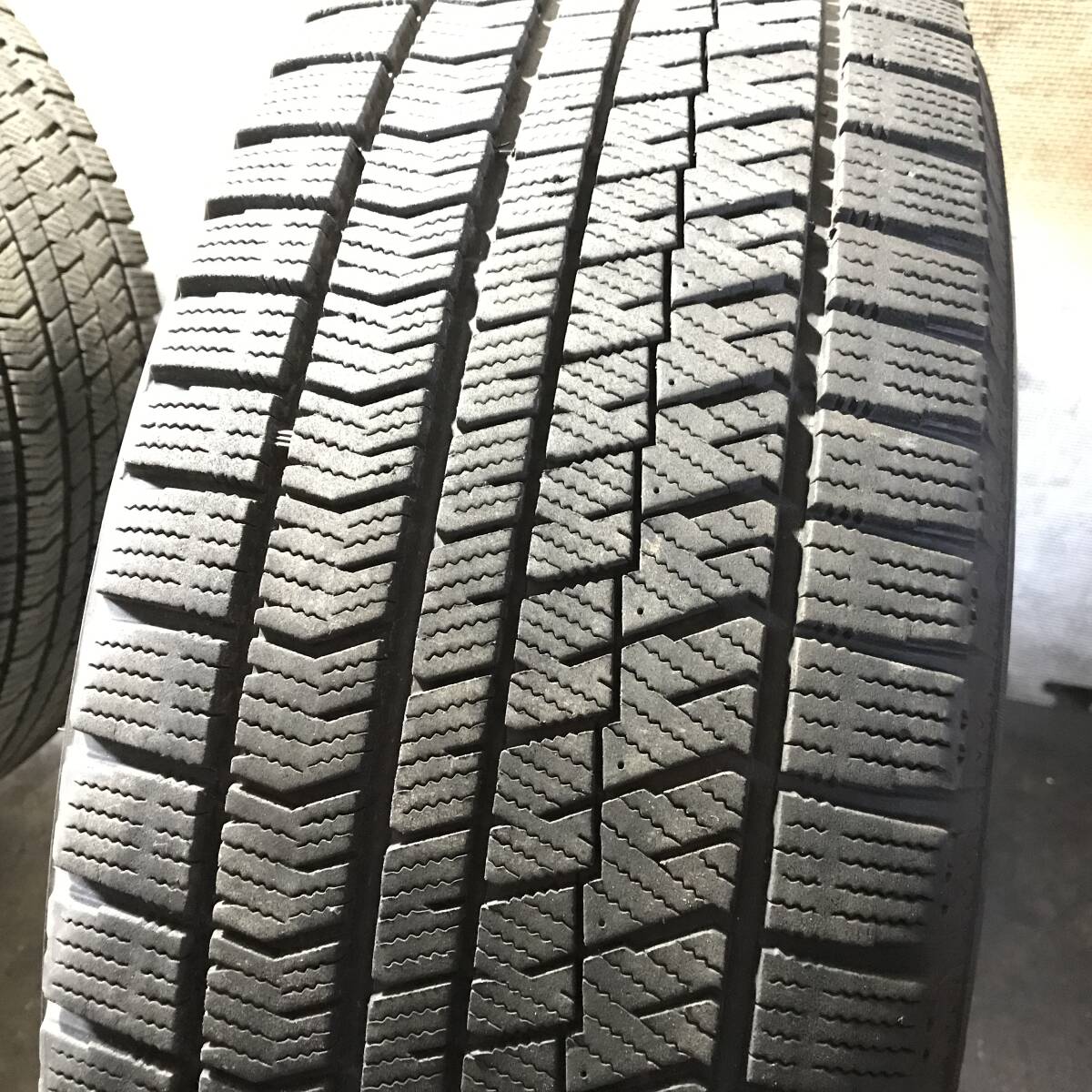 ハイエース】20年製225/55R17ブリヂストンVRX2 スタッドレス ハイエース】20年製225/55R17ブリヂストンVRX2 スタッドレス