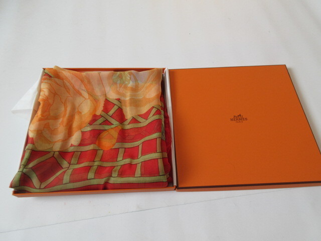 HERMES エルメス シルクシフォンスカーフ カレ140 ROSERAIE バラ HERMES エルメス シルクシフォンスカーフ カレ140 ROSERAIE バラ