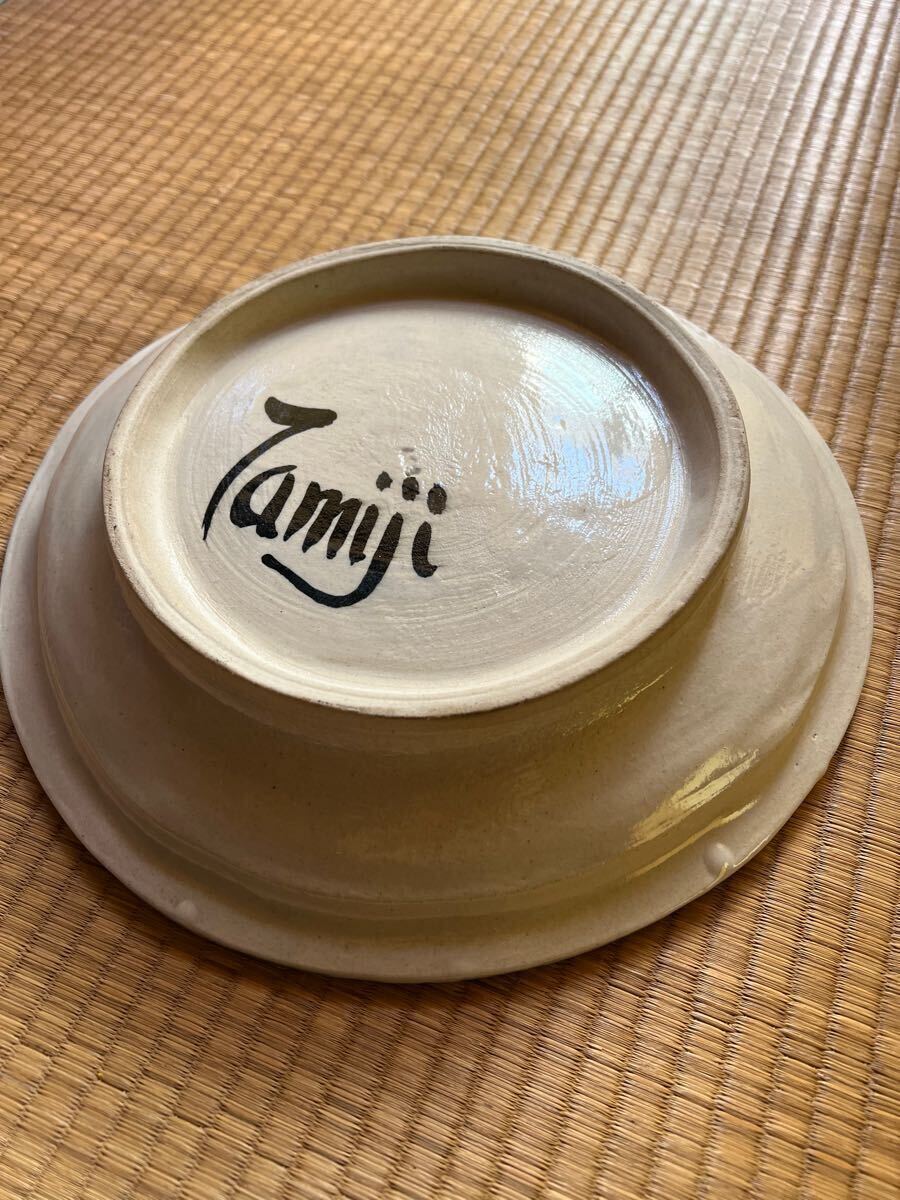 北川民次の陶器 バッタ 絵皿作品 古美術 骨董品 美術品 洋画家 北川民次の陶器 バッタ 絵皿作品 古美術 骨董品 美術品 洋画家