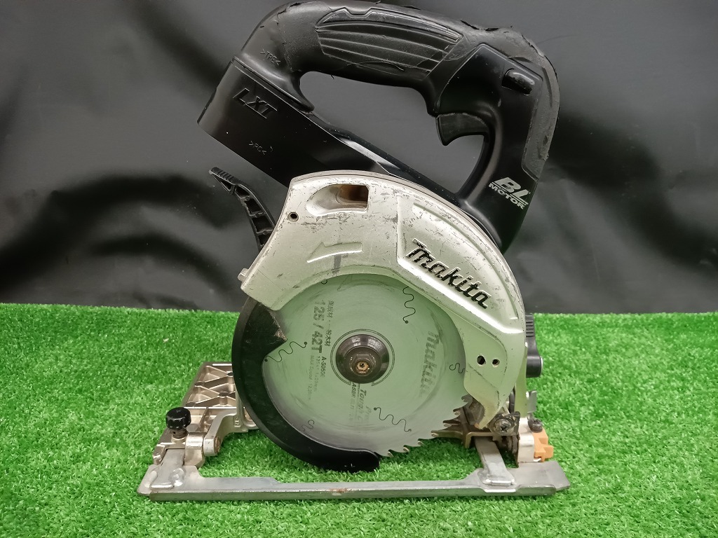 中古品 makita マキタ 18V 125mm 充電式 マルノコ HS471DZ 本体のみ