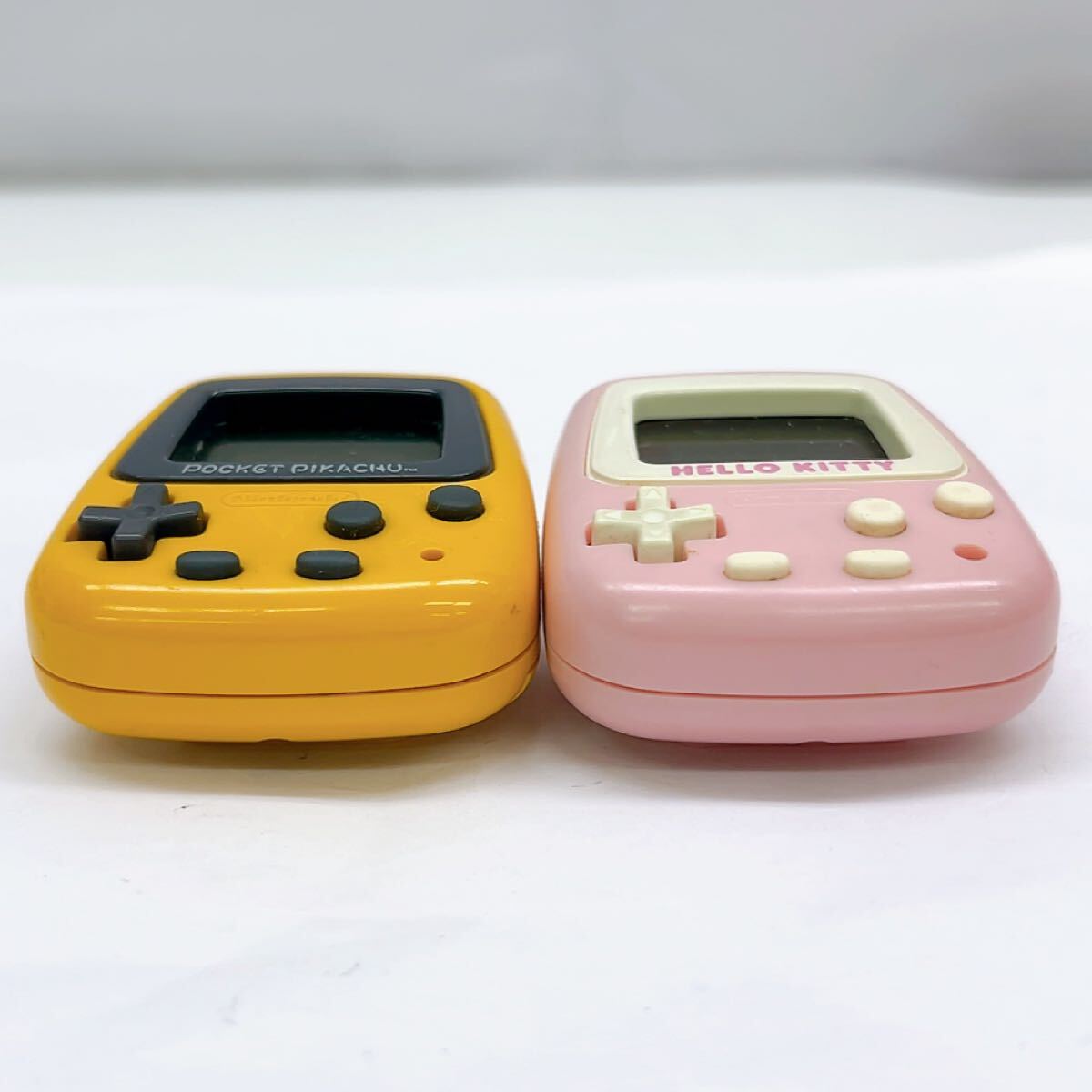 12AA071 希少 任天堂ポケットピカチュウカラーハローキティ2点 12AA071 希少 任天堂ポケットピカチュウカラーハローキティ2点