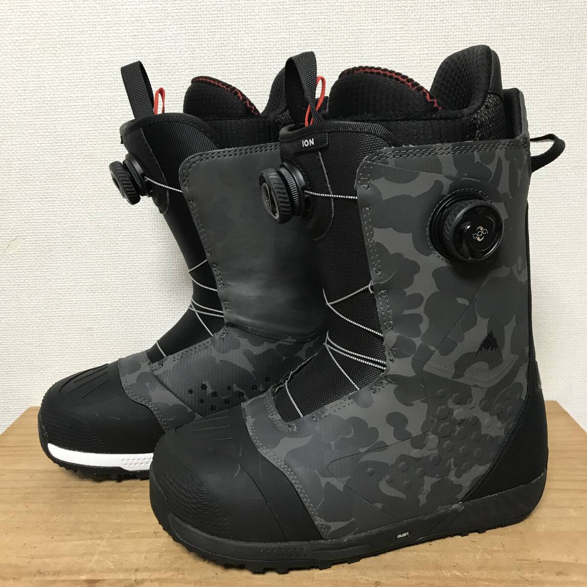 超美品◆左右サイズ違い◆BURTON ION BOA ブーツ 26.0cm 26.5cm 黒 迷彩 カモフラ バートン アイオン ボア ダイヤル スノーボード 26cm