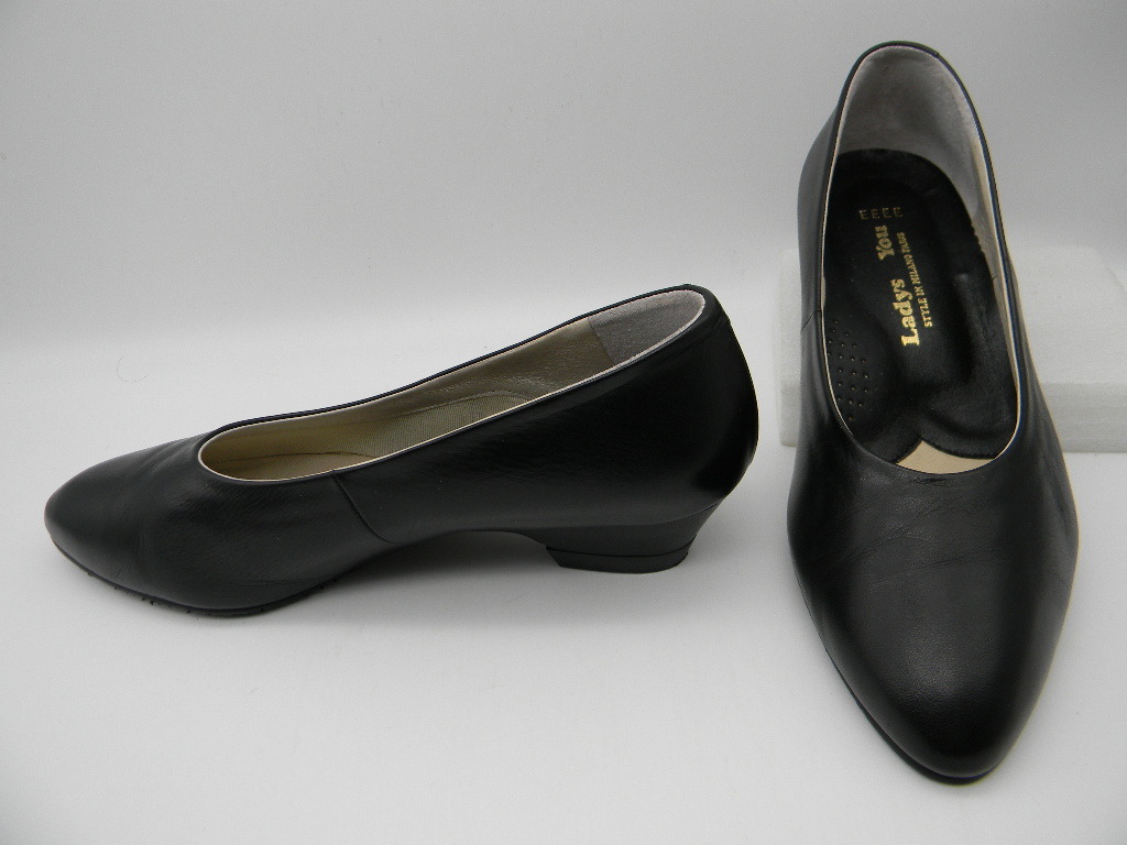 ◎【 LADYS YOU 】◆ パンプス（２３．５ｃｍ）黒