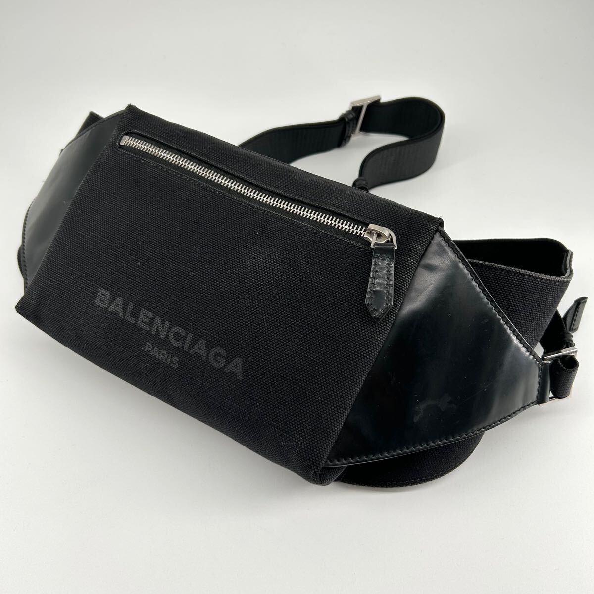 美品】BALENCIAGA バレンシアガ ボディバッグ ショルダー 美品】BALENCIAGA バレンシアガ ボディバッグ ショルダー