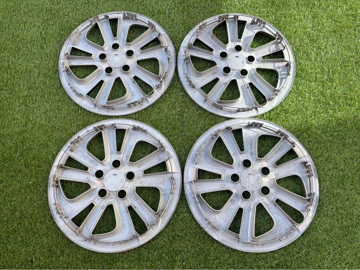 中古品》4枚セット トヨタ純正 50系プリウス ホイールキャップ 中古品》4枚セット トヨタ純正 50系プリウス ホイールキャップ