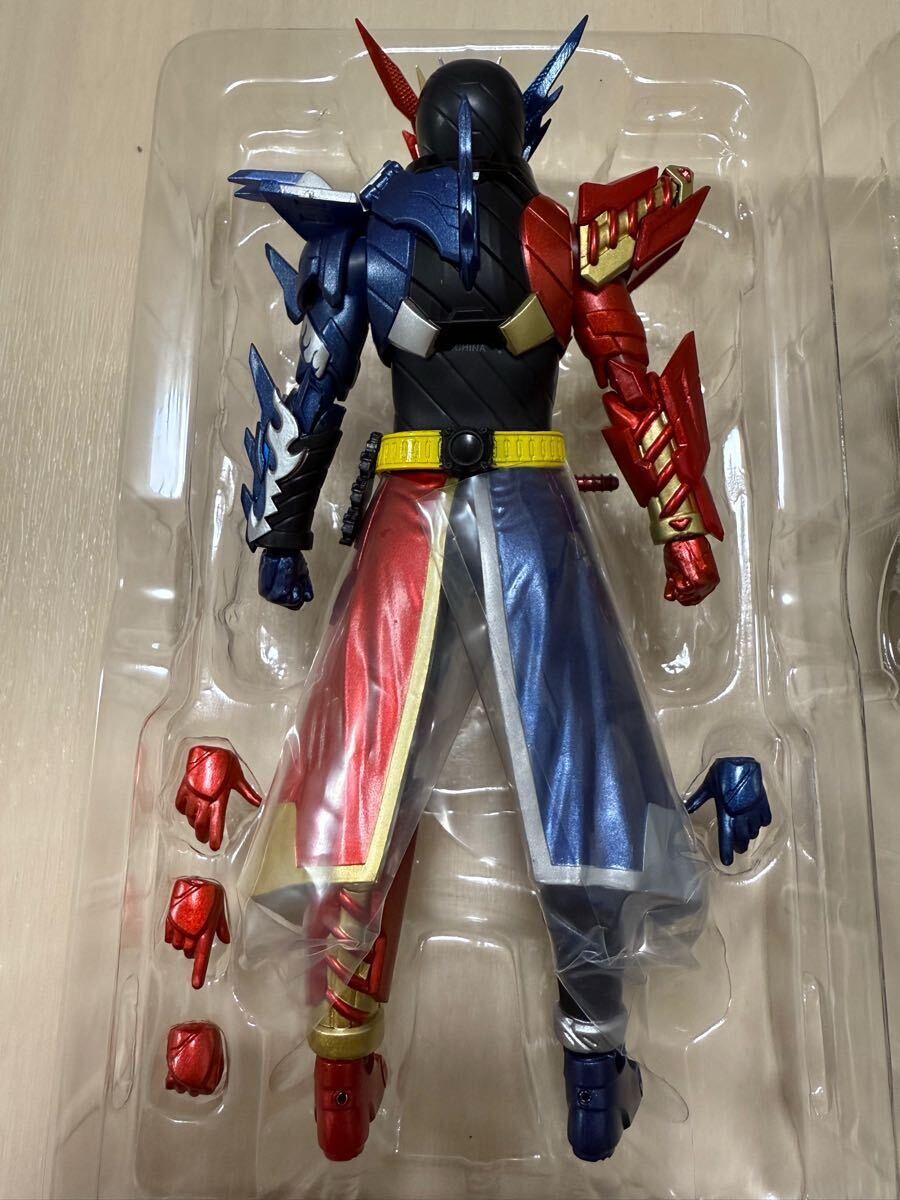 【開封美品】S.H.Figuarts 仮面ライダービルド ラビットタンクハザードフォーム 仮面ライダークローズビルド フィギュアーツ