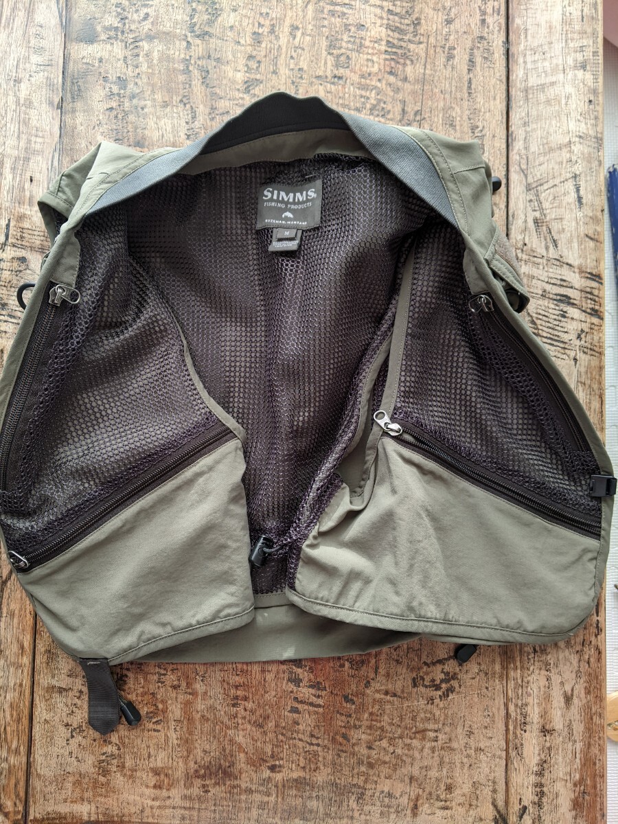 Simms シムス バーチカルベスト US Mサイズ 未使用品 フライ Simms シムス バーチカルベスト US Mサイズ 未使用品 フライ