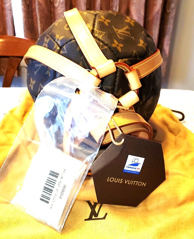 美品??　LOUIS VUITTON　ルイ?ヴィトン　M99054　1998 フランスワールドカップ記念 サッカーボール　世界限定3000個(gè)　モノグラム　??