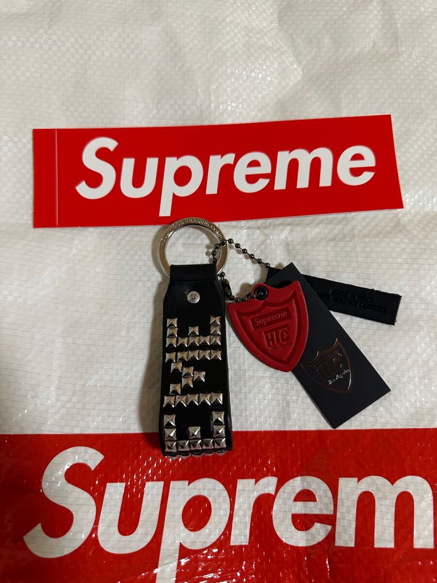 【新品】Supreme Hollywood Trading Company Studded Keychain シュプリーム キーチェーン キーホルダー ステッカー付き 【新品】Supreme Hollywood Trading Company Studded Keychain シュプリーム キーチェーン キーホルダー ステッカー付き